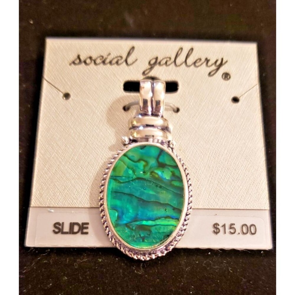 NWT - Social Gallery - Genuine Shell Slide - Beautiful Green, Turquoise, & Blue